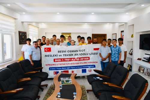 Osman İsot Mesleki ve Teknik Anadolu Lisesi Öğrencilerinden Kaymakamımız Sayın Nazlı DEMİR’e Ziyaret